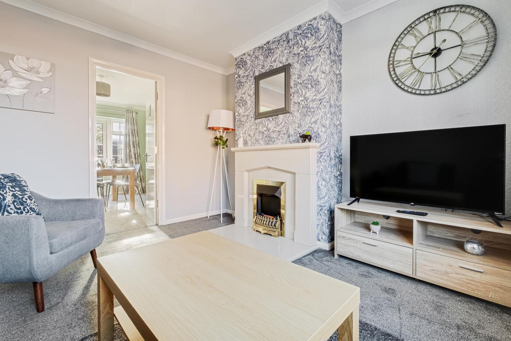 Comfy And Freshly Redecorated Home By Our Home Short Stays Close To Town Centre With Free Parking Bedford Ngoại thất bức ảnh
