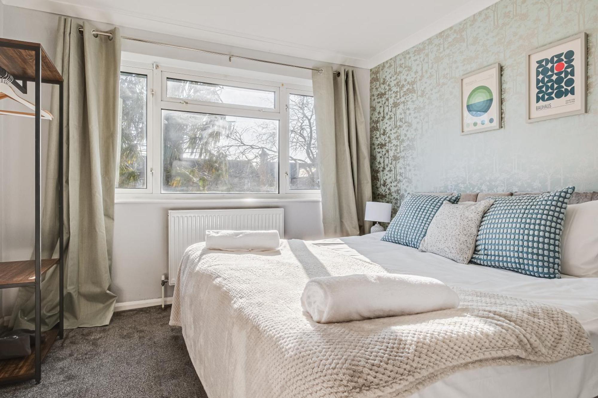 Comfy And Freshly Redecorated Home By Our Home Short Stays Close To Town Centre With Free Parking Bedford Ngoại thất bức ảnh