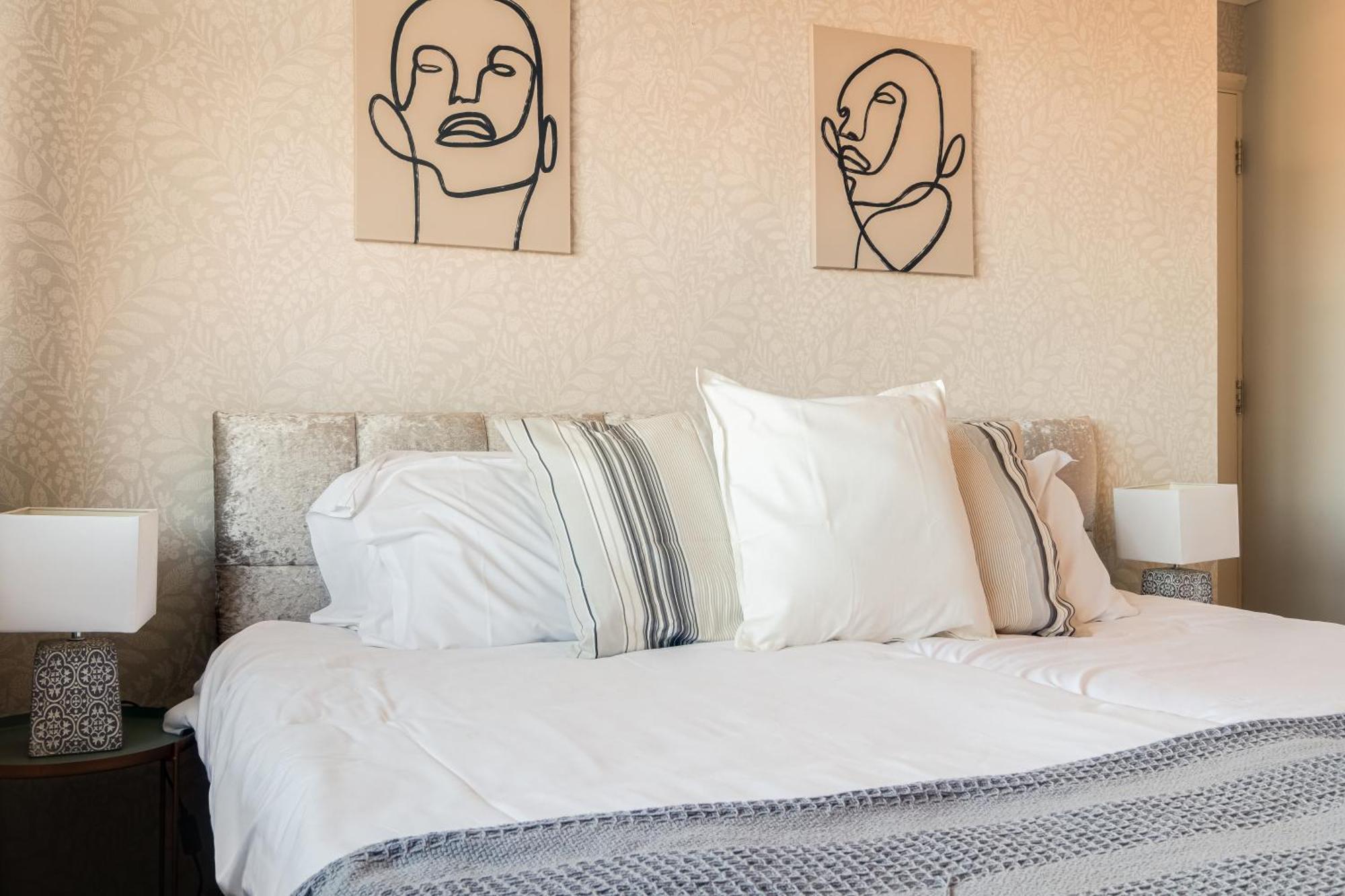Comfy And Freshly Redecorated Home By Our Home Short Stays Close To Town Centre With Free Parking Bedford Ngoại thất bức ảnh
